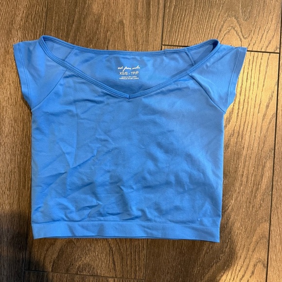 Urban Outfitters Blue V-Neck Top - Picture 1 of 2